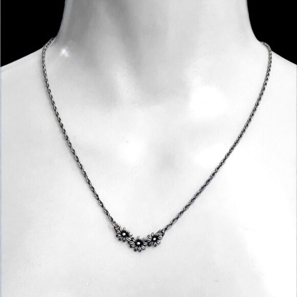 James Avery Margarita Three Flowers Sterling Silver Necklace Retired - Picture 3 of 15